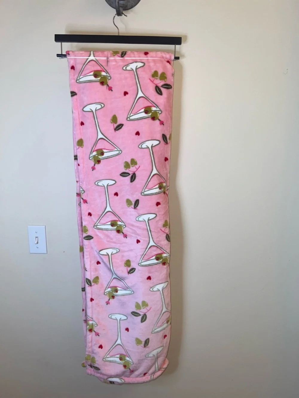 Love‎ Velvet Plush Blanket Twin Pink Martini Print 66x90 NWT
